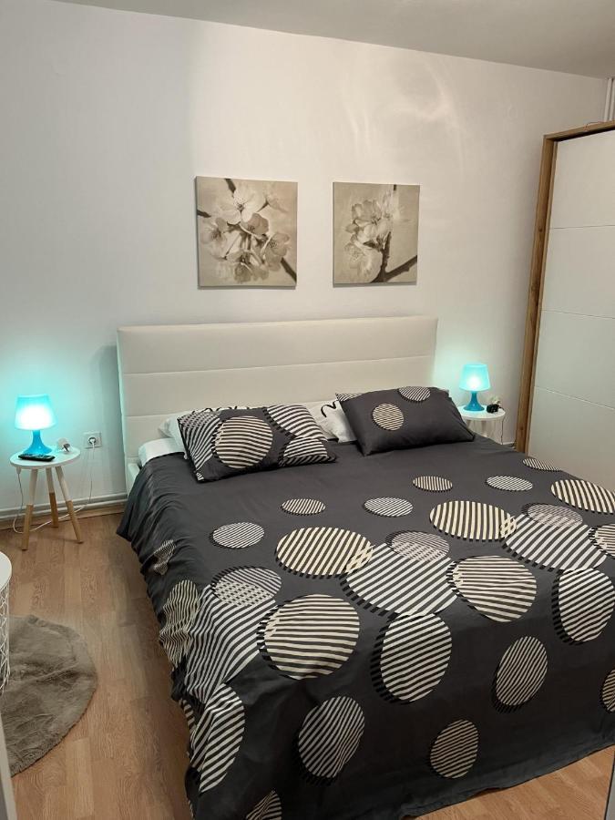 Apartment プーラ エクステリア 写真