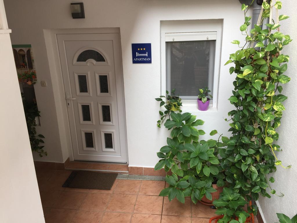 Apartment プーラ エクステリア 写真
